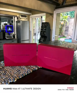 HUAWEI Mate XT ULTIMATE DESIGN 16GB 1TB Tri-Fold Smartphone - RED