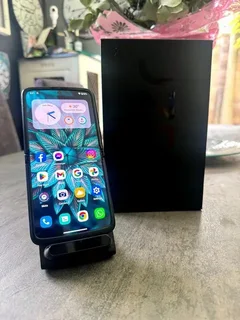 MOTOROLA RAZR 512GB / 12GB INFINITE BLACK (2023)
