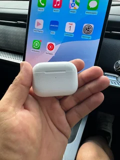 Apple AirPods Pro (2nd generation) with MagSafe Case