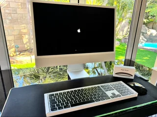 Apple 24-inch iMac with Apple M1 chip with 8 core CPU and 8 core GPU 512GB – Silver