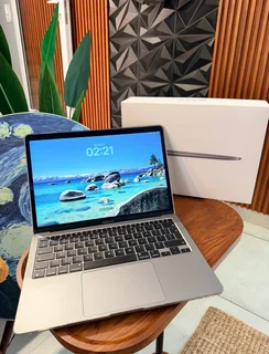 MacBook Air 13-inch | Apple M1 chip | 256GB - Space Grey