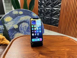 Apple iPhone XR 64GB White