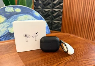 Apple AirPods Pro (1st Gen) with Wireless Charging Case