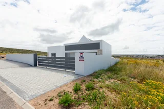 New 3 bedroom house in Saldanha