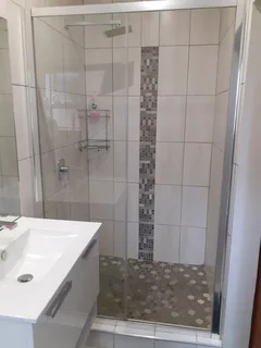 Morries PlaceInTown Guest House