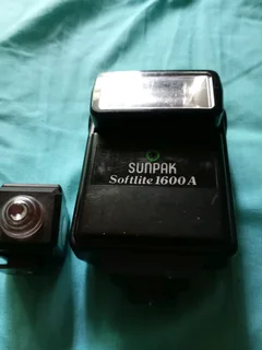 Flash for Nikon film cameras softliteD1600A with a slave
