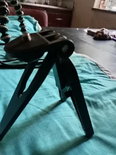 2 small tripods