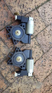 Honda Brio Amaze rear window mechanism with motor