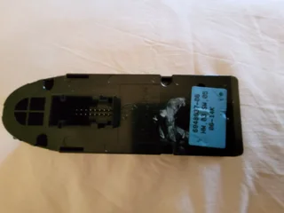 BMW 3 Series E82 E92 E92N LCI Driver&#39;s Side Right O/S Window Lifter Switch