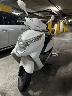 Honda  Elite  new  condition !!
