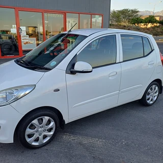 2014 Hyundai i10 1.1 GLS Motion  5 Speed ( ONLY 102500km )