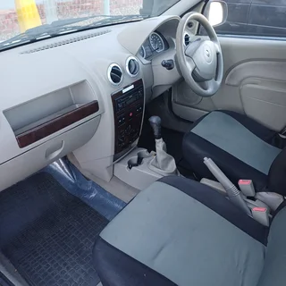 2011 Renault Logan 1.6MPI 8v 5 speed (Roadworthy certificate)