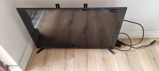 Samsung 32inch smart tv with remote