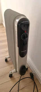 Goldair 900w 9 fin oil heater in excellent condition