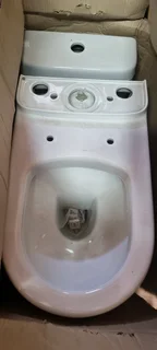 Shortland close couple toilet suite brand new