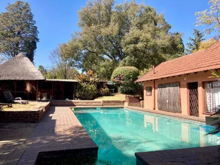 NOW - YOUR DREAM ROOM IN SECURE HOUSESHARE WITH PARKING BAY AWAITS – R5800pm - ALL-INCLUSIVE