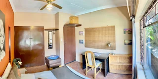 1 DECEMBER-Private lockable room with linen, fibre, pool, garden, braai, pub with games, parking bay