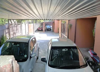 NOW-Private lockable furnished room in secure Young Pro houseshare in Randburg -all included