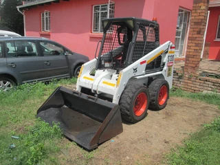 BOBCAT S130 SKIDSTEER IN EXCELLENT CONDITION