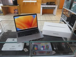 Apple Macbook Air With Charger In Good Condition 8gb 128gb Ssd