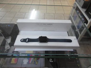 APPLE WATCH SERIES 3 IN BOX IN EXCELLENT CONDITION