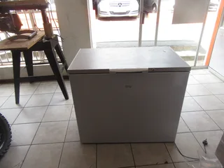 Kic Kcg300/22h Chest Freezer In Good Condition