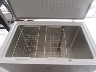 KIC KCG300/22H CHEST FREEZER IN GOOD CONDITION