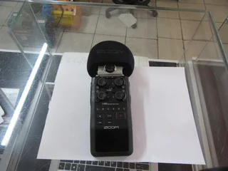 Hd-zoom Xyh-6 Portable Handy Recorder In Good Condition