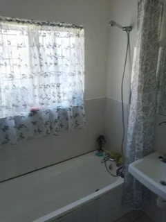 HOUSE - Ad posted by Maria Du Toit