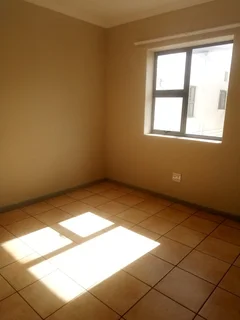 FLAT - Ad posted by Maria Du Toit