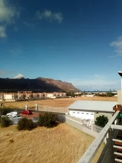 FLAT - Ad posted by Maria Du Toit