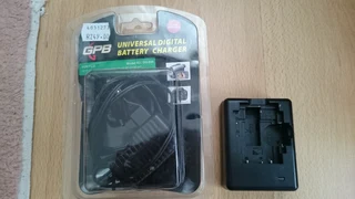 Fuji Universal camera charger