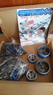 Struxx Size it up mechanical toy