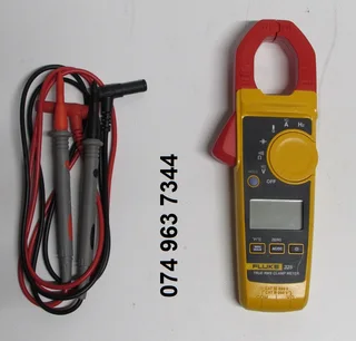 Fluke 325 600V 400A AC/DC True-RMS Digital Clamp Meter