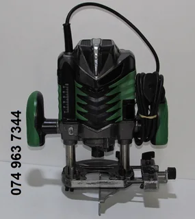 Hitachi M8SA2 Industrial 8mm (1/4”) Plunge Router - 6.3mm / 1/4&#34; Collect