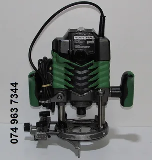 Hitachi M8SA2 Industrial 8mm (1/4”) Plunge Router - 6.3mm / 1/4&#34; Collect