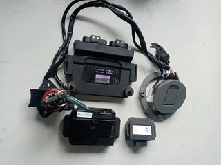 KAWASAKI ZX12R stripping for spares [2003 model]