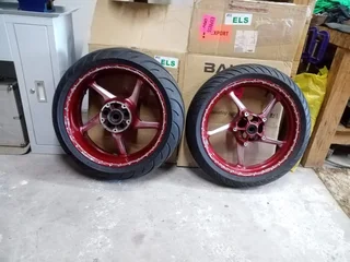 YAMAHA R1 spares [5vy model 04-06]