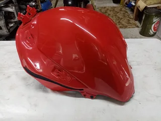 YAMAHA R1 fuel tanks [5vy model 04-06]