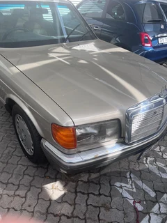 Mercedes-Benz 500SE W126 stripping