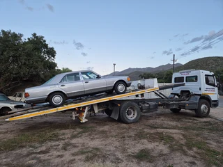 Mercedes-Benz 380SE W126 stripping