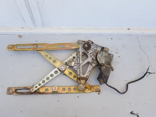 Mercedes-Benz C126 SEC R/electric window regulator