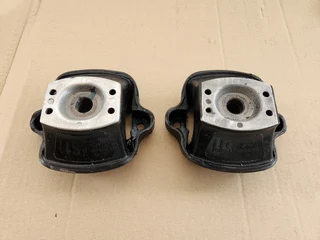 Mercedes-Benz 280SE W126 engine mount set
