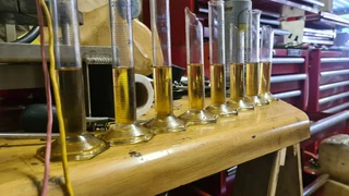 Mercedes-Benz 350/450 V8 fuel distributor w/warm up regulator(WUR)