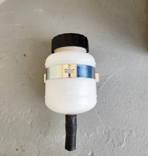 Mercedes-Benz Ponton brake fluid reservoir
