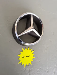 Mercedes-Benz 107 series grill star