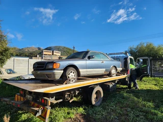 Mercedes-Benz C126 380SEC stripping