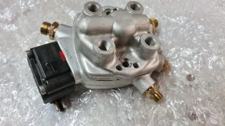Mercedes-benz W124/w201 Bosch 4cyl Fuel Distributor
