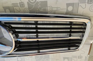 Mercedes-Benz 350SL grill