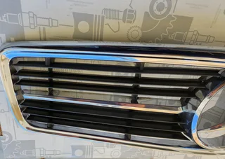 Mercedes-Benz 350SL grill